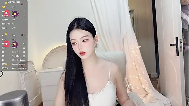 MM-feifei online show from September 24, 2025, 4:10 pm