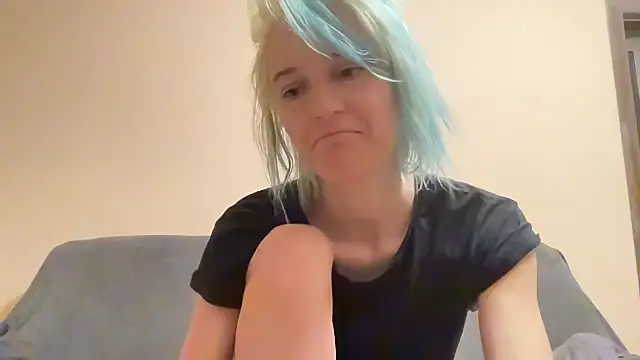 Snapshot of Lea_Elfie chatting on March 21, 2026, 6:00 pm Lea Elfie online show from March 21, 2026, 6:00 pm