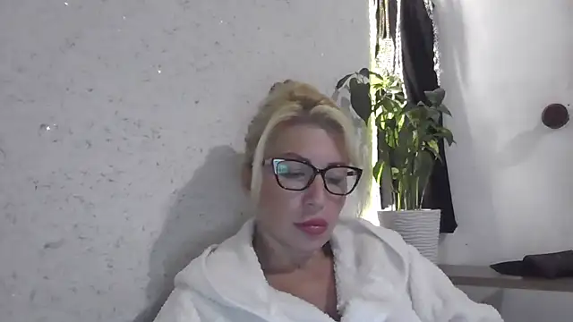 fox red lady7 online show from October 8, 2025, 7:22 pm