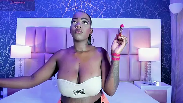 ReinaMiah online show from October 11, 2025, 3:50 am