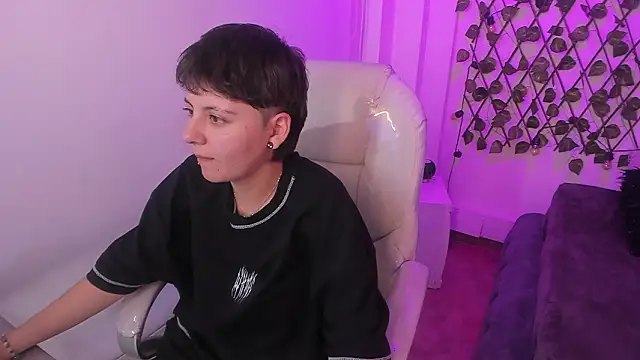 Nathaly ds online show from February 27, 2026, 8:42 pm