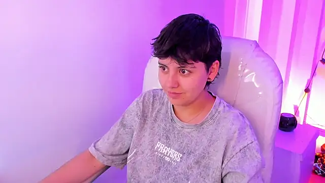 Nathaly ds online show from March 25, 2026, 7:31 pm