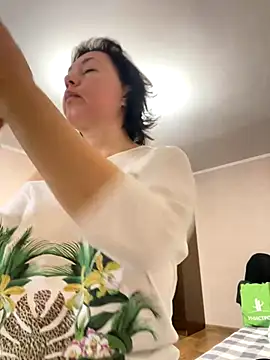 Kiravix online show from December 19, 2025, 8:32 am