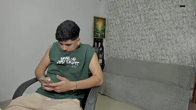 Snapshot of maxxis_eli chatting on November 4, 2025, 2:10 am maxxis eli online show from November 4, 2025, 2:10 am