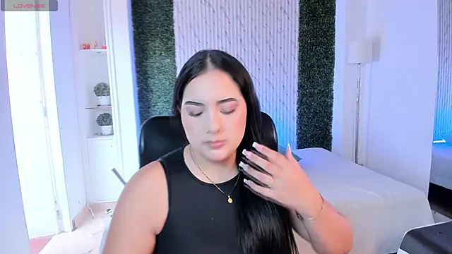 sofiacaramel online show from November 1, 2025, 3:14 pm