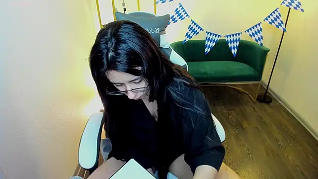 meomeee online show from September 16, 2025, 4:30 pm