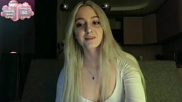 white liillyy online show from October 5, 2025, 7:45 pm