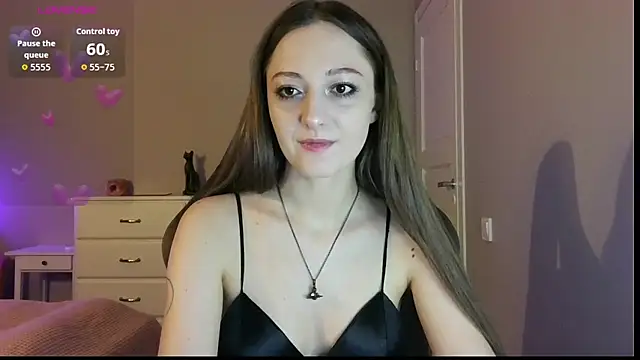 Snapshot of white_liillyy chatting on July 12, 2026, 8:33 pm white liillyy online show from July 12, 2026, 8:33 pm