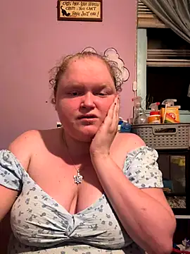 KadiSparkle online show from September 30, 2025, 2:38 am