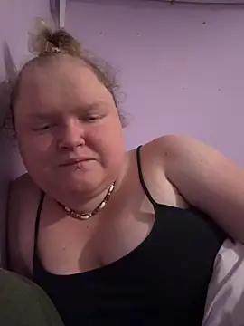 KadiSparkle online show from November 3, 2025, 4:03 am