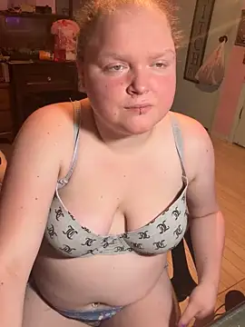 KadiSparkle online show from November 11, 2025, 4:12 am