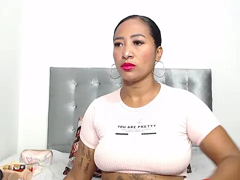 Luxuryebony69 online show from March 2, 2026, 2:02 pm