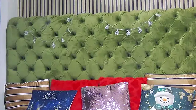 LunaHart online show from January 13, 2026, 11:48 am