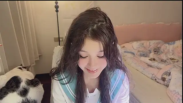 FuFu-puff online show from December 2, 2025, 4:02 pm