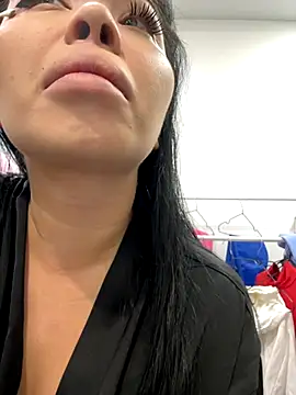 Mia stepMOM online show from October 2, 2025, 6:31 am
