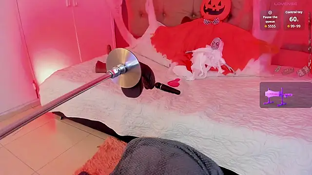 Karol Pagee online show from October 17, 2025, 4:04 am