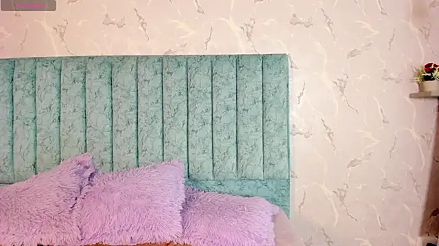 Saya Amaretto1 online show from October 3, 2025, 8:44 am