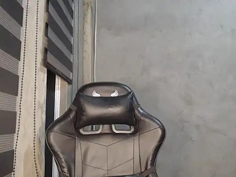 Snapshot of RowyCam chatting on September 8, 2025, 3:11 pm RowyCam online show from September 8, 2025, 3:11 pm