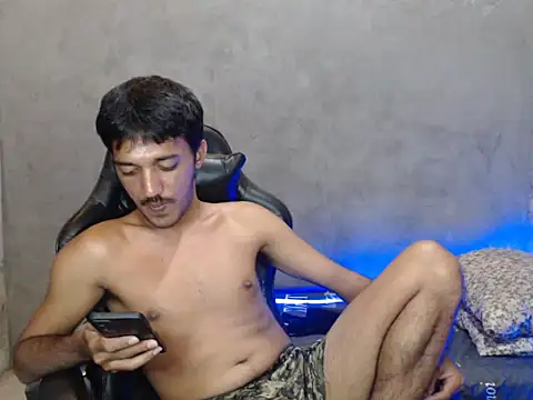 RowyCam online show from November 4, 2025, 12:04 pm