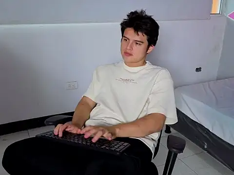 invincible200 online show from October 10, 2025, 2:05 pm