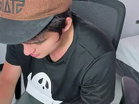 invincible200 online show from October 31, 2025, 1:56 pm