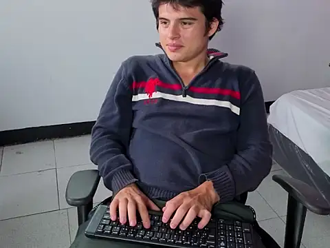 invincible200 online show from November 3, 2025, 2:07 pm