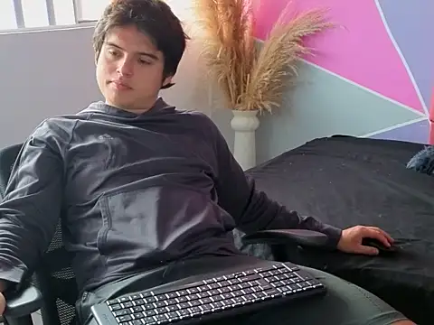 invincible200 online show from November 17, 2025, 2:12 pm