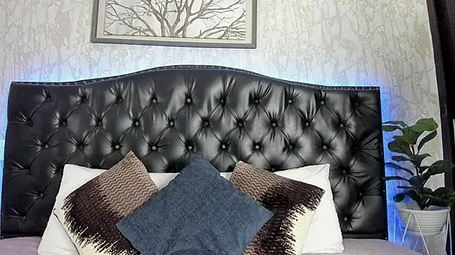 Snapshot of ScarletTorres chatting on September 8, 2025, 5:12 pm ScarletTorres online show from September 8, 2025, 5:12 pm