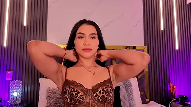 ScarletTorres online show from April 19, 2026, 1:32 pm