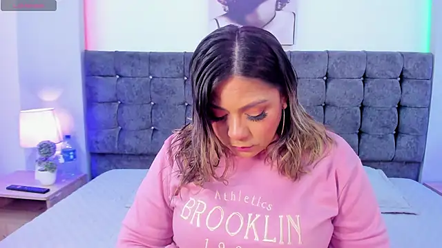 Snapshot of isabella_horney_ chatting on September 25, 2025, 7:28 pm isabella horney online show from September 25, 2025, 7:28 pm