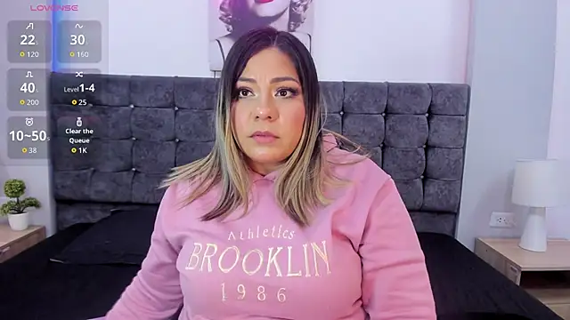 Snapshot of isabella_horney_ chatting on October 18, 2025, 6:19 pm isabella horney online show from October 18, 2025, 6:19 pm