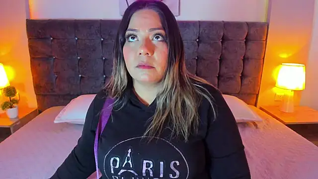 Snapshot of isabella_horney_ chatting on January 8, 2026, 8:11 pm isabella horney online show from January 8, 2026, 8:11 pm