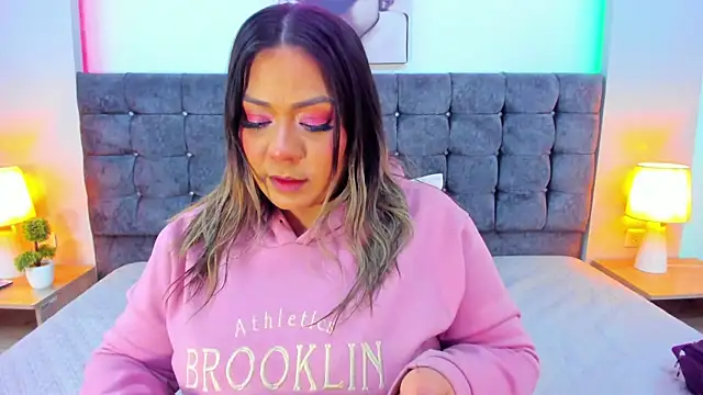 Snapshot of isabella_horney_ chatting on January 10, 2026, 6:09 pm isabella horney online show from January 10, 2026, 6:09 pm