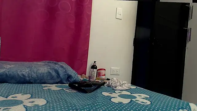 skinnybarbie022 online show from October 12, 2025, 12:53 am