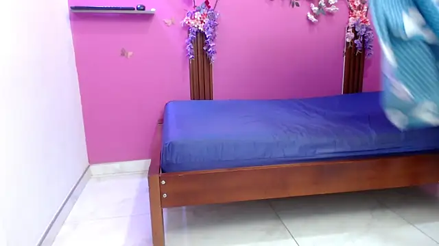 skinnybarbie022 online show from April 10, 2026, 12:05 am