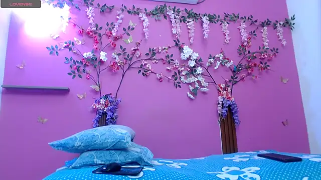skinnybarbie022 online show from June 22, 2026, 1:29 am