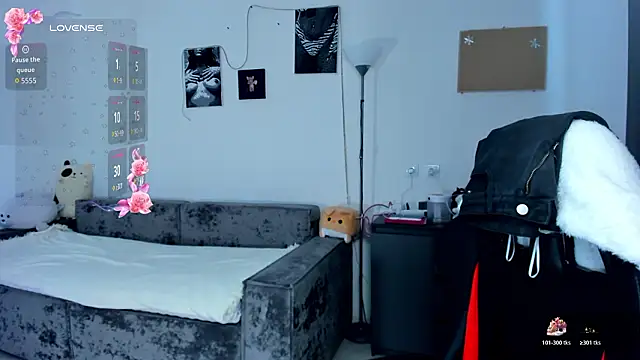 cute little ass online show from March 2, 2026, 12:01 pm