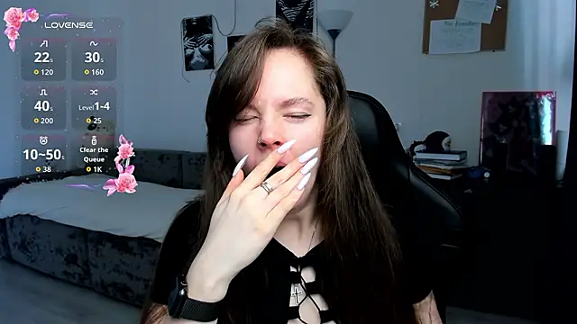 cute little ass online show from March 7, 2026, 5:04 am