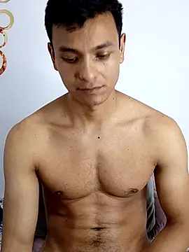 Valois2025 online show from November 11, 2025, 5:51 am