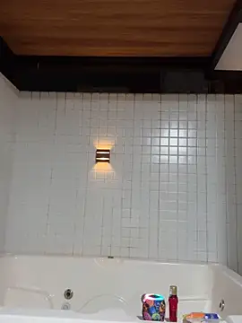 rayssabjj online show from September 18, 2025, 2:13 am