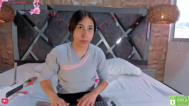 Selene  Lopez  online show from February 27, 2026, 7:47 pm