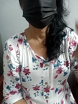 Snapshot of ammala_honey chatting on October 12, 2025, 5:23 pm ammala honey online show from October 12, 2025, 5:23 pm