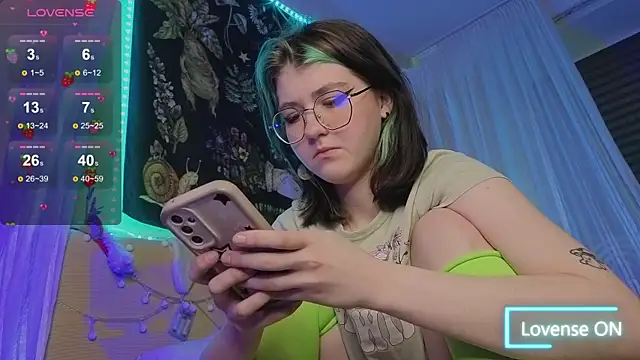 Miko Meow online show from April 25, 2026, 11:24 am