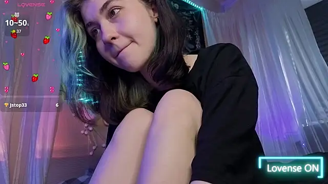 Snapshot of Miko_Meow chatting on June 8, 2026, 3:34 pm Miko Meow online show from June 8, 2026, 3:34 pm