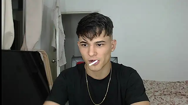 Alex mojica online show from September 11, 2025, 5:07 am