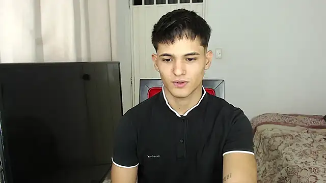 Alex mojica online show from October 29, 2025, 6:15 am