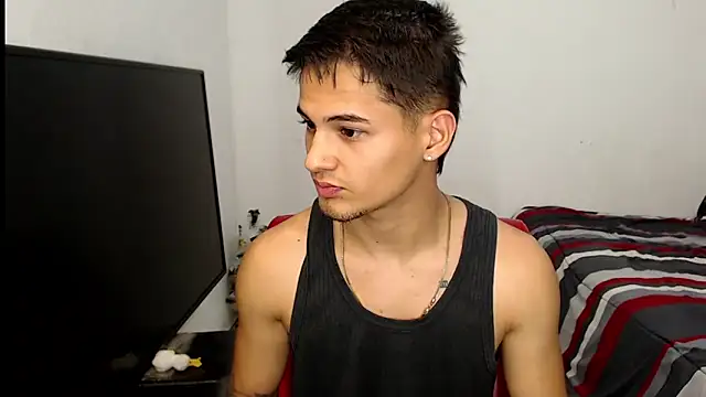 Alex mojica online show from February 19, 2026, 6:09 am