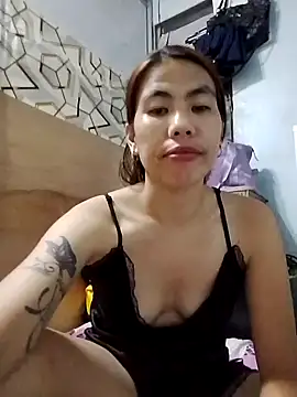 Deliciousgirl14 online show from October 5, 2025, 6:39 pm