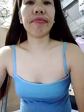 Deliciousgirl14 online show from November 10, 2025, 5:01 pm