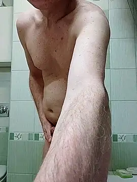 Snapshot of ExhibitPoll chatting on December 18, 2025, 4:35 pm ExhibitPoll online show from December 18, 2025, 4:35 pm